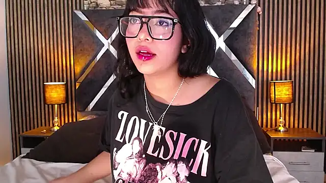 Chat +18 de Amy_channel ao vivo