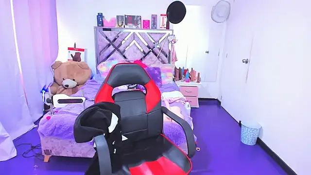 Luna_Analya Show Webcam