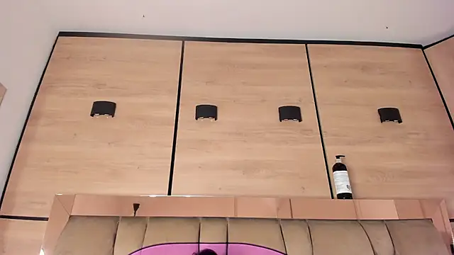 karol_lewiss Chat XXX in diretta