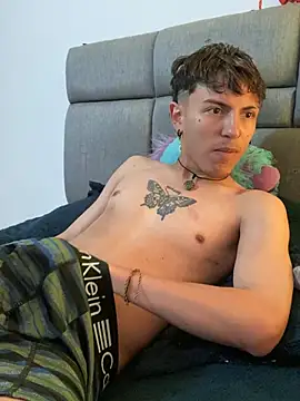 Chat +18 de NaytonFreeman ao vivo