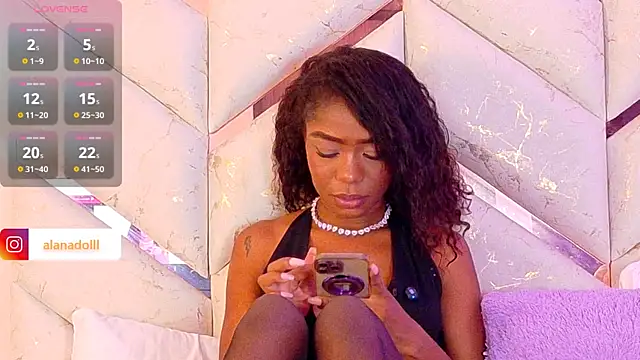 AlanaDoll élő XXX-chatje