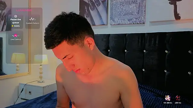 Un_Sluttyy Live XXX-chat