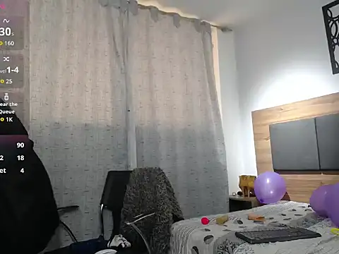 Онлайн чат XXX miss_charlott_18