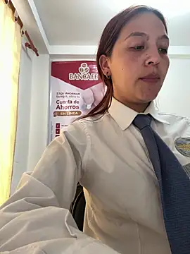 Pertunjukan Kamera Web Emily-7_