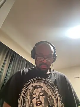 Chatroom XXX en direct de MrUnintentional