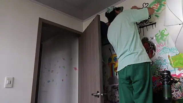 trieone Live XXX Chat