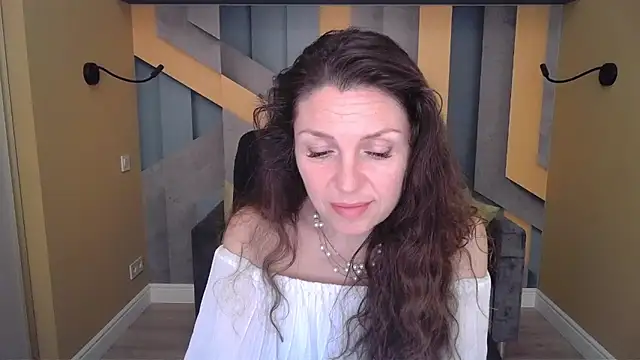 Chatroom XXX en direct de EllaLong