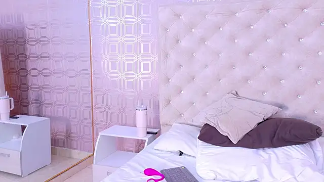 Sara_Desire Chat XXX live