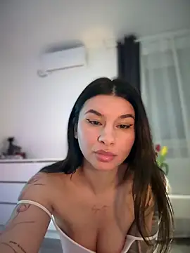 XXX chat uživo modela DramaQueen__