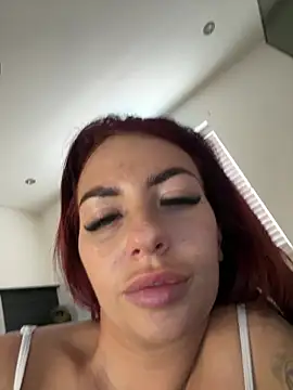 BELLABLACKXUK: онлайн-секс-чат