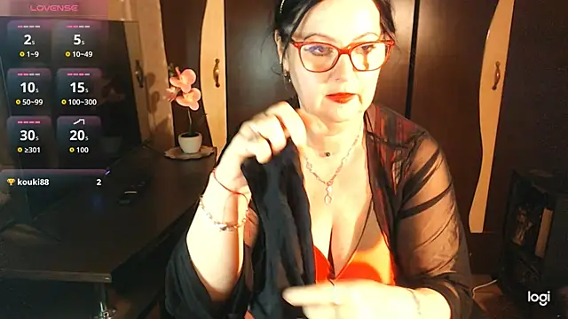 exiMIlf's Live XXX Chat