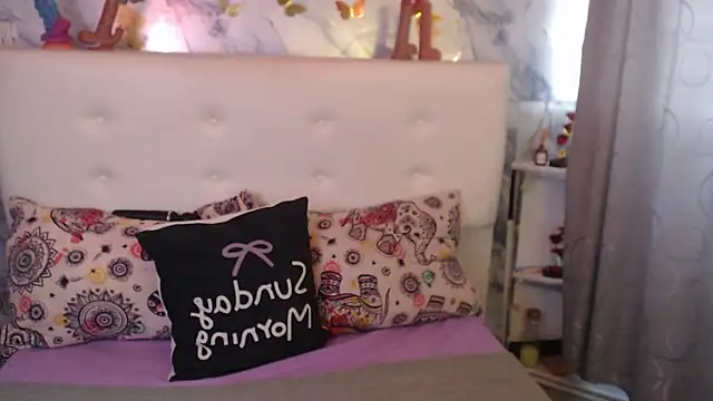 Nicolelewllss' Live XXX Chat