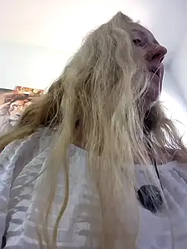 MILEIDE980 élő XXX-chatje