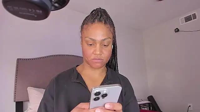 yiauana – Live XXX-chat