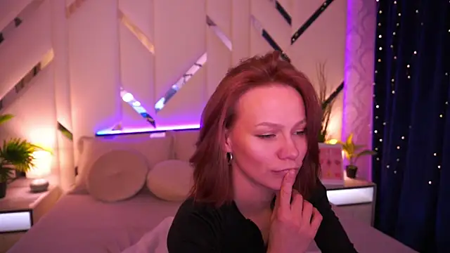 ShyySiren élő XXX-chatje