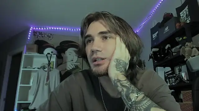 otiebis webkamerás műsora