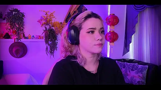 Chat +18 de albaismynameX ao vivo