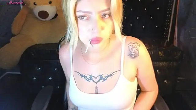 Kitty_fox_b Live XXX-Chat