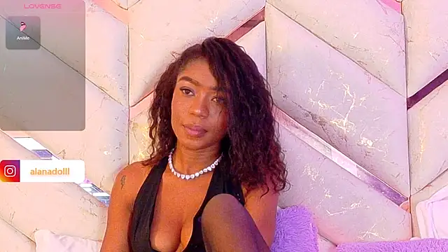 Chat +18 de AlanaDoll ao vivo