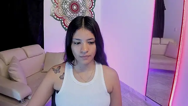 Candy_fox_19 Chat XXX in diretta