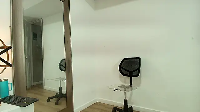 Katey_Curvy01_ Chat XXX live