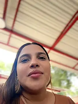 Colibri_xxx Chat XXX in diretta