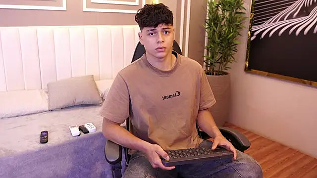 Chat +18 de Ethan_occonor ao vivo