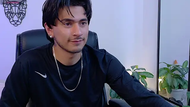 Elian_savoy's Live XXX Chat