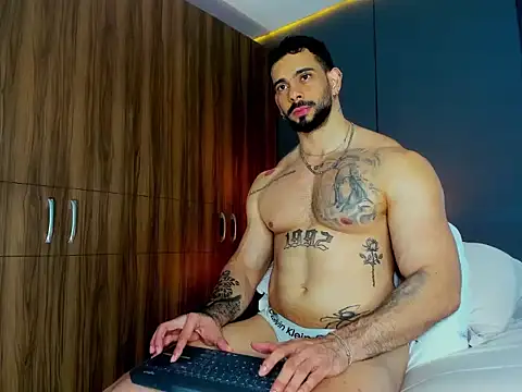 massimo_visconti's Live XXX Chat