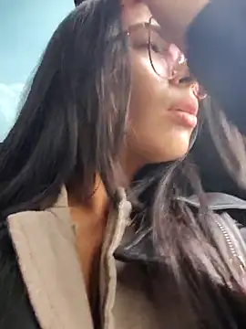 Pokazy przed kamerką – Astrid--