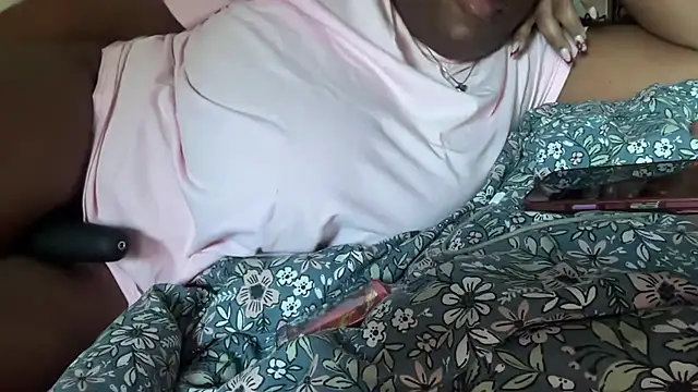 nanaisbackk Webcamshow