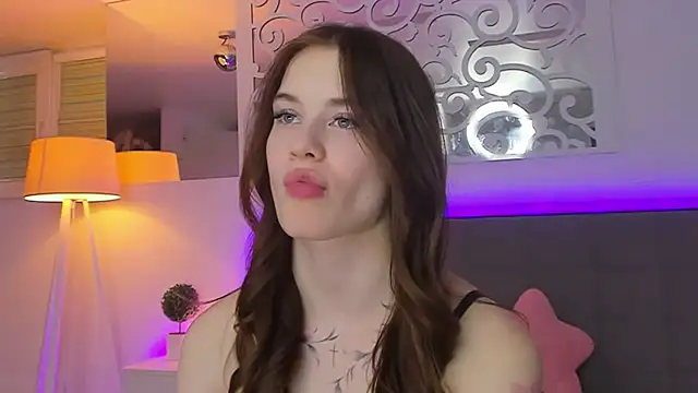 LuisaClovern Live XXX chat