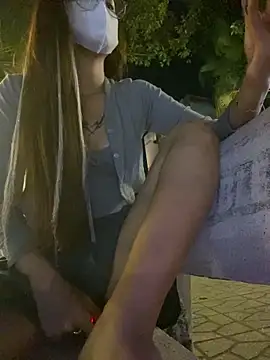 Show modela __BabyShowPublic__ na web-kameri