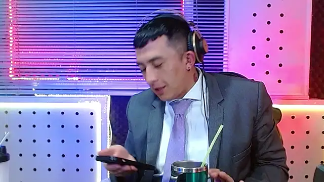 Godofcumxxx Chat XXX in diretta