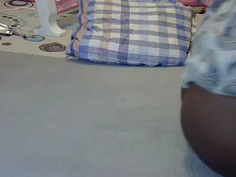 Playroom_queen Adlı Modelin Canlı XXX Sohbeti