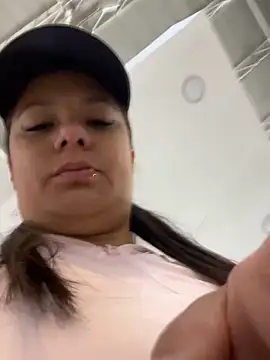 Pretty__Milf webcam show