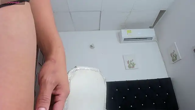 Chatroom XXX en direct de barbie_ds