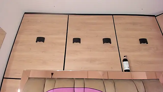 karol_lewiss 现场XXX聊天