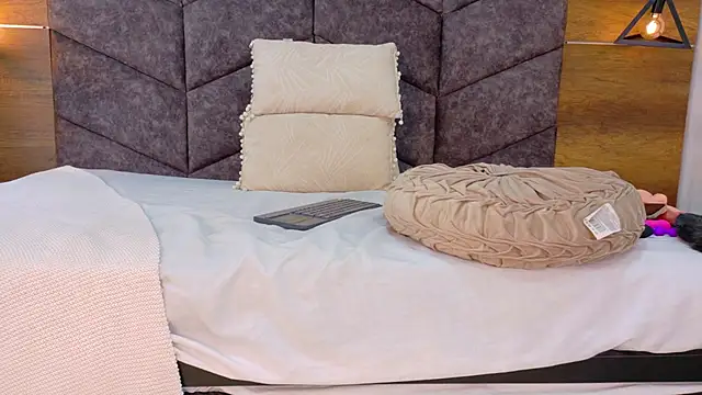 AnnieRouse__ 现场XXX聊天