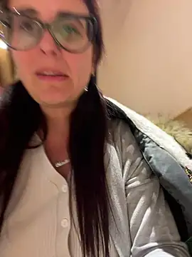 NataKitten Adlı Modelin Canlı XXX Sohbeti