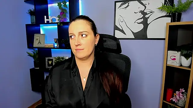 FUN_AMI লাইভ XXX চ্যাট