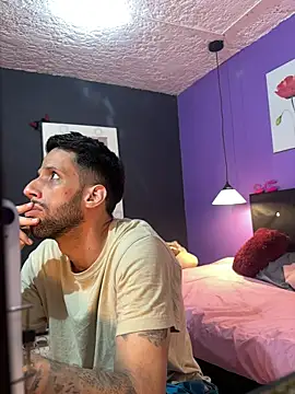 Chat +18 de Karim_mansur ao vivo