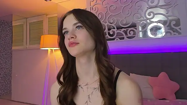 LuisaClover Chat XXX in diretta