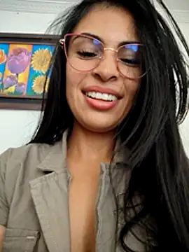 Pokazy przed kamerką – Astrid--