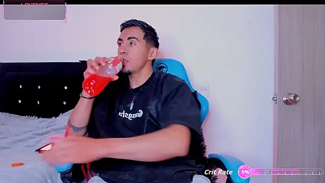 Pokazy przed kamerką – Andy_naughty1