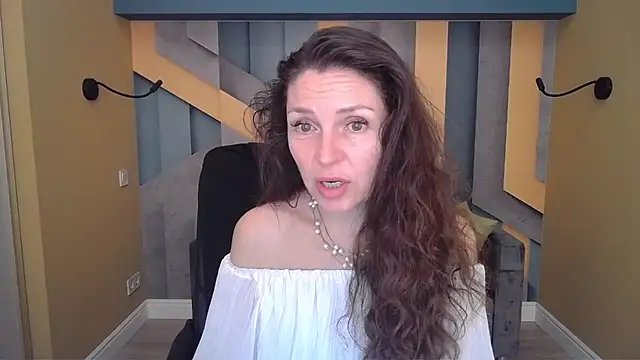 EllaLong Chat XXX in diretta