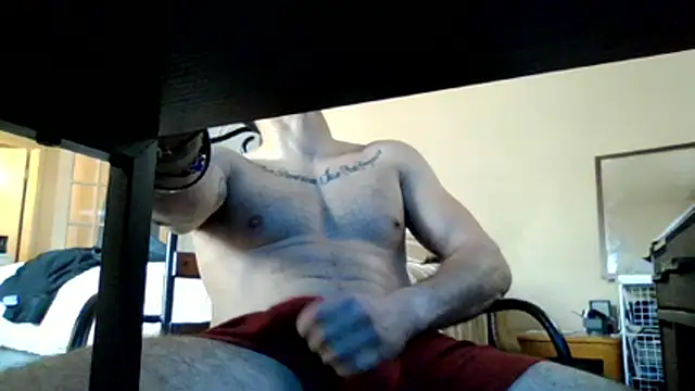 Strokeking4u élő XXX-chatje