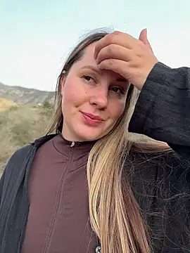 Živý XXX chat Mona_Plus