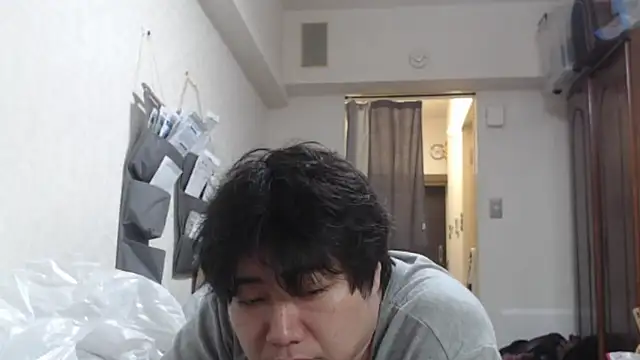 raterate555: διαδικτυακό σόου στην κάμερα