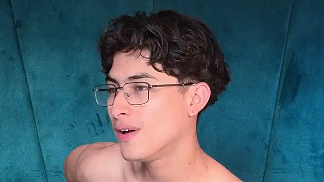 Aaron_Eze 网络视讯表演